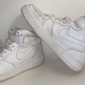 NIKE AIR FORCE 1 MIDS